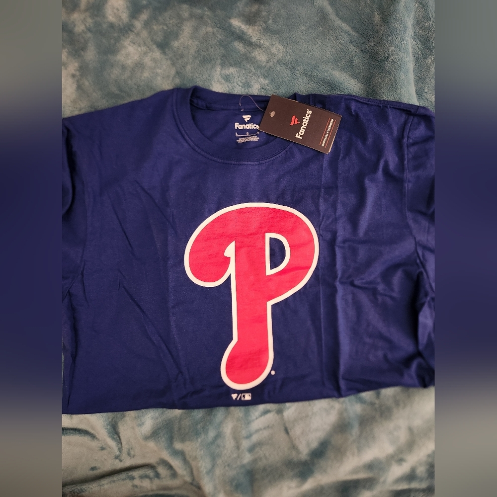 Philadelphia Phillies tshirt BNWT- Large